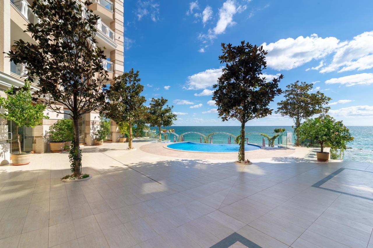 Luxurious And Panoramic Apartments At The Beach In La Mer Complex Altın Kumlar Dış mekan fotoğraf