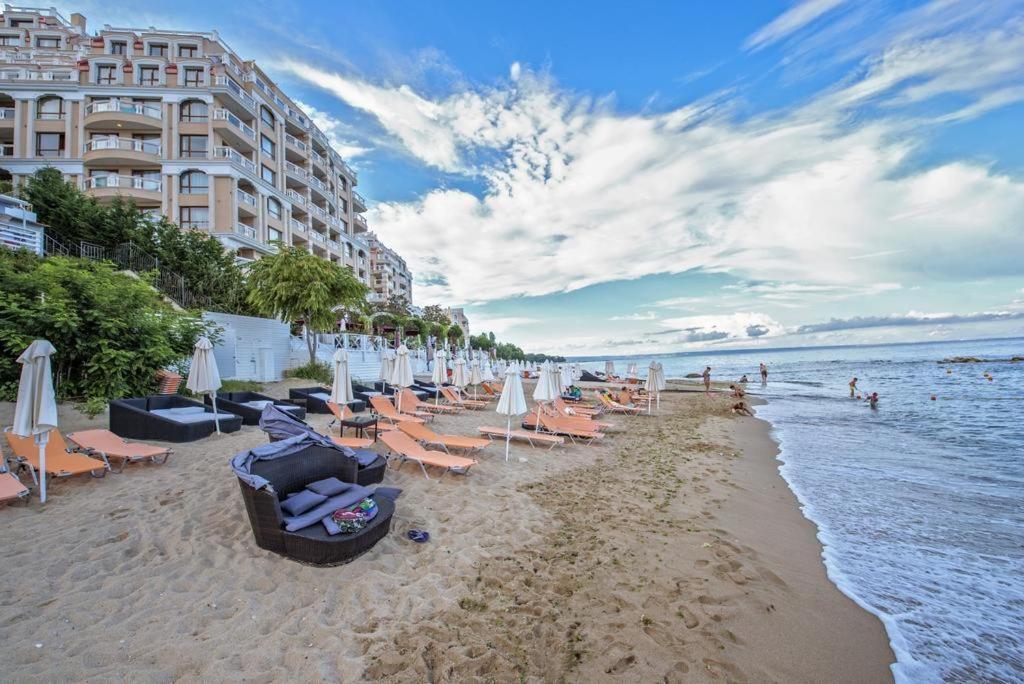 Luxurious And Panoramic Apartments At The Beach In La Mer Complex Altın Kumlar Dış mekan fotoğraf