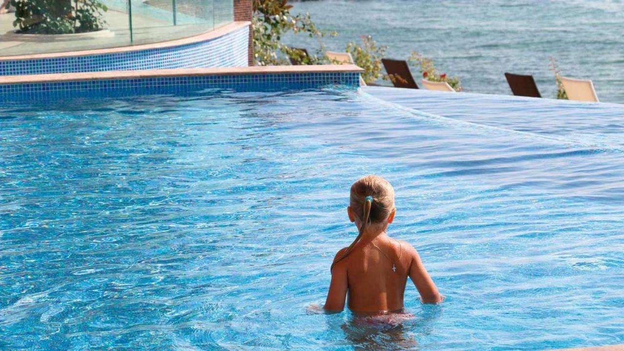 Luxurious And Panoramic Apartments At The Beach In La Mer Complex Altın Kumlar Dış mekan fotoğraf